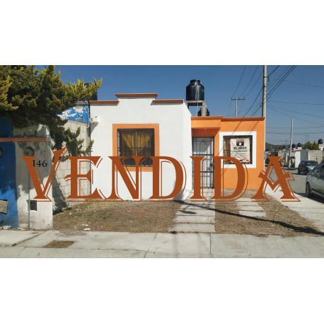 Casa en venta en esquina en Fracc. Xochihuacán